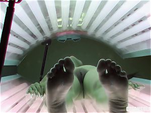 black-haired teen finger-tickling vagina